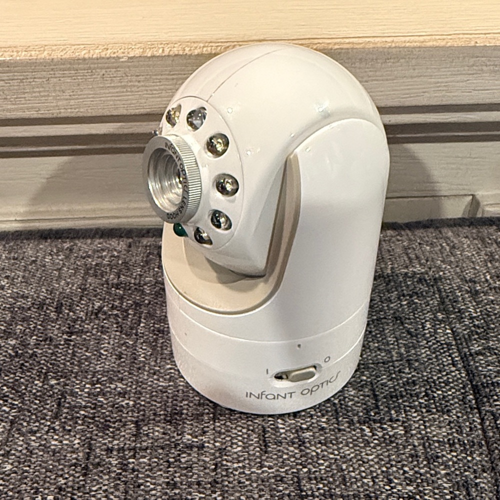 Infant Optics Baby Monitor with Camera - Picture 2 of 3